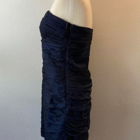 ML, Monique lhuillier,  Strapless rouched chiffon navy short dress, Size 6 - Picture 4 of 6